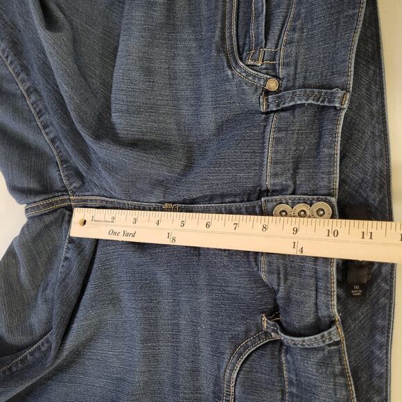 Torrid Blue Denim Shorts Women's Size 16 Button and Zip Front Pockets - Picture 8 of 10